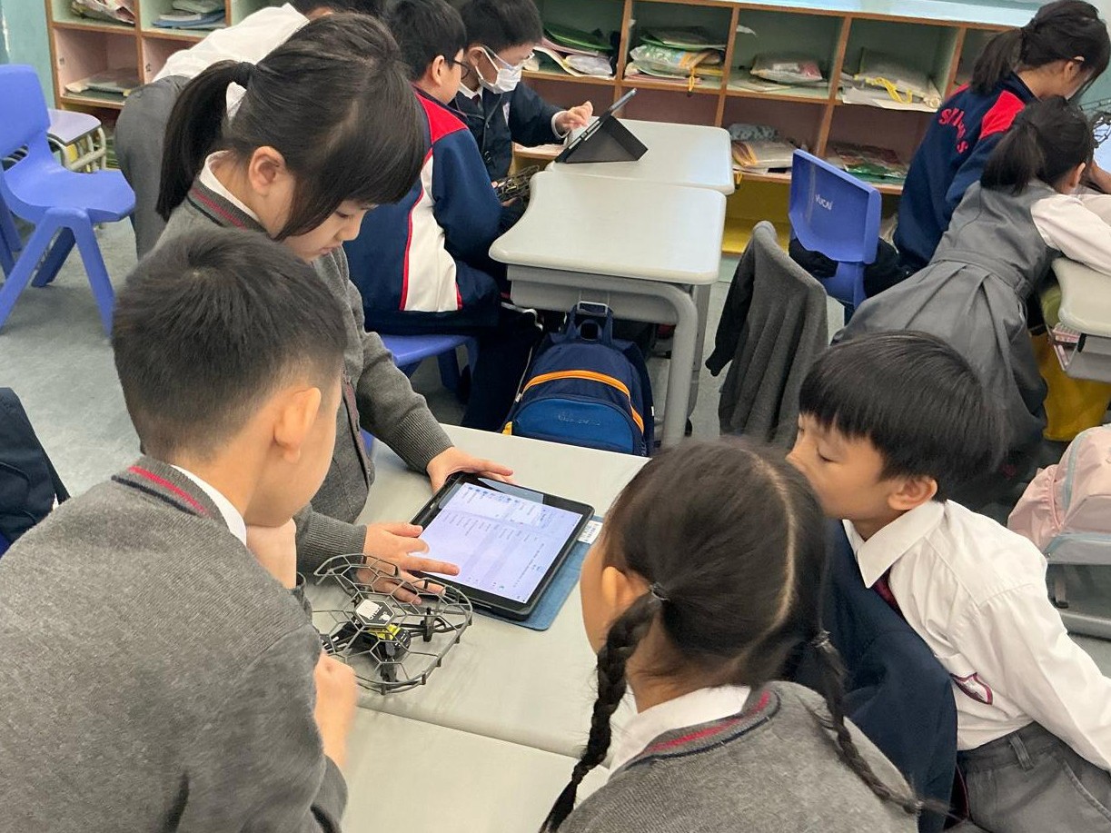 掌握未來語言：三年級編程無人機課程